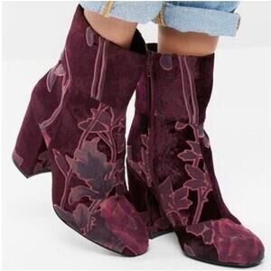 Steve Madden Women's Elissa Goldie Velvet Floral Burnout Bootie Size 6